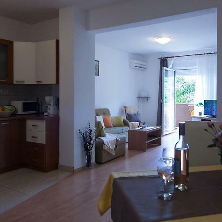 Apartment Helga Liznjan Luaran gambar
