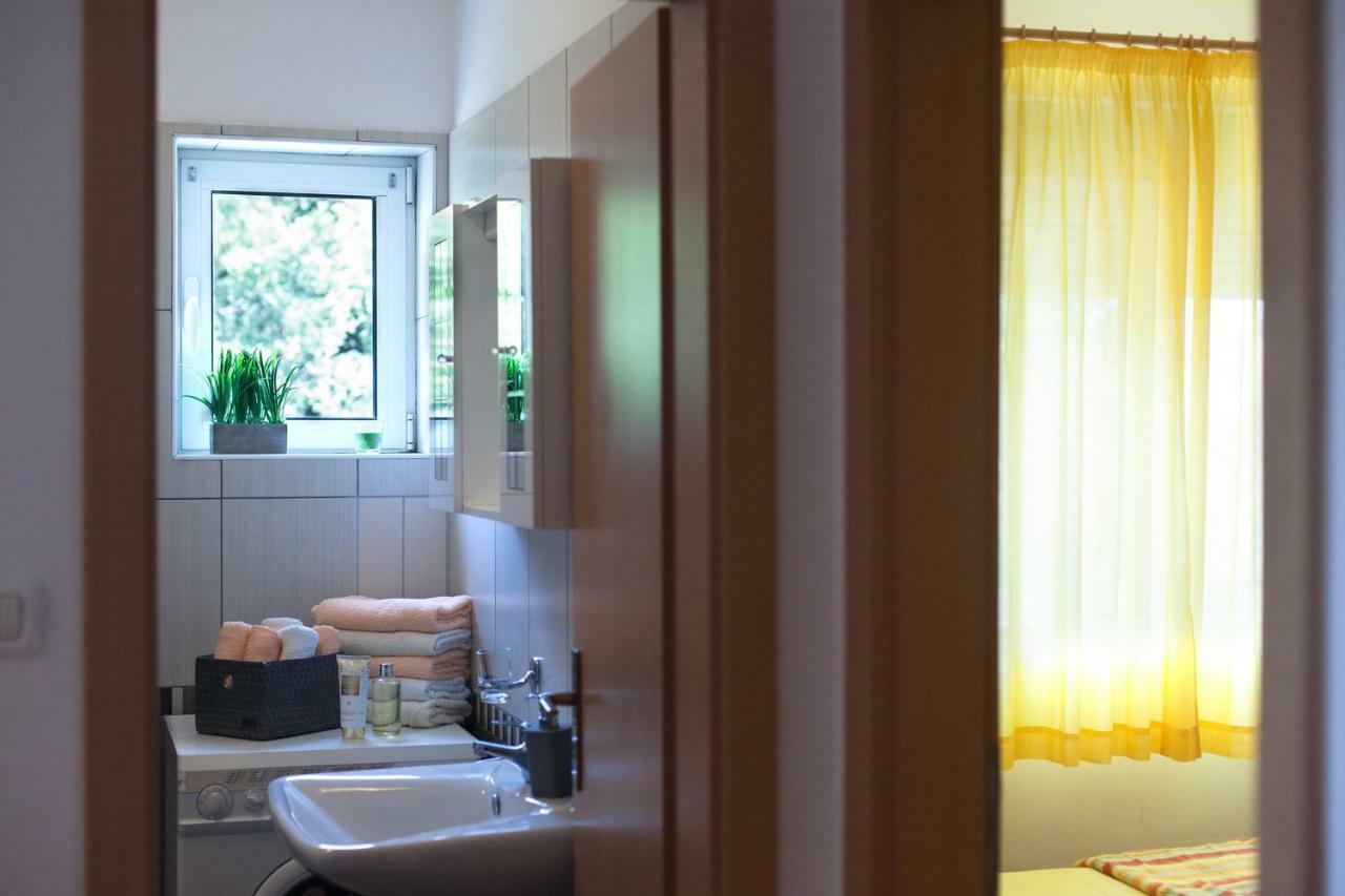 Apartment Helga Liznjan Luaran gambar