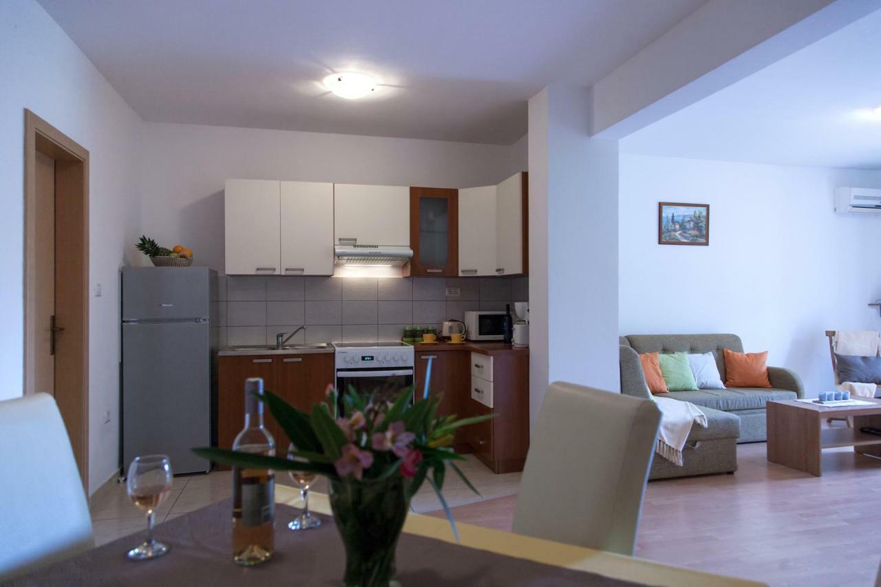 Apartment Helga Liznjan Luaran gambar