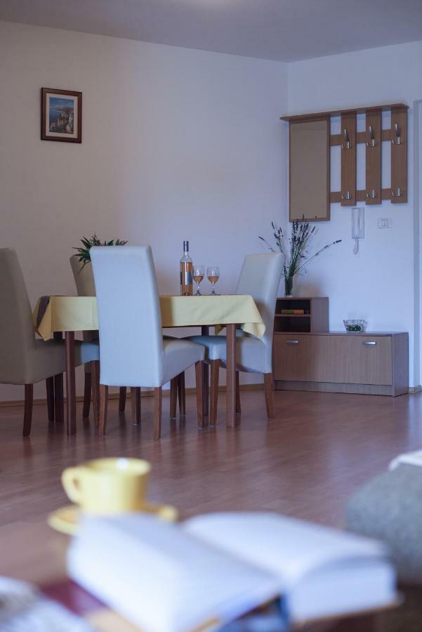 Apartment Helga Liznjan Luaran gambar