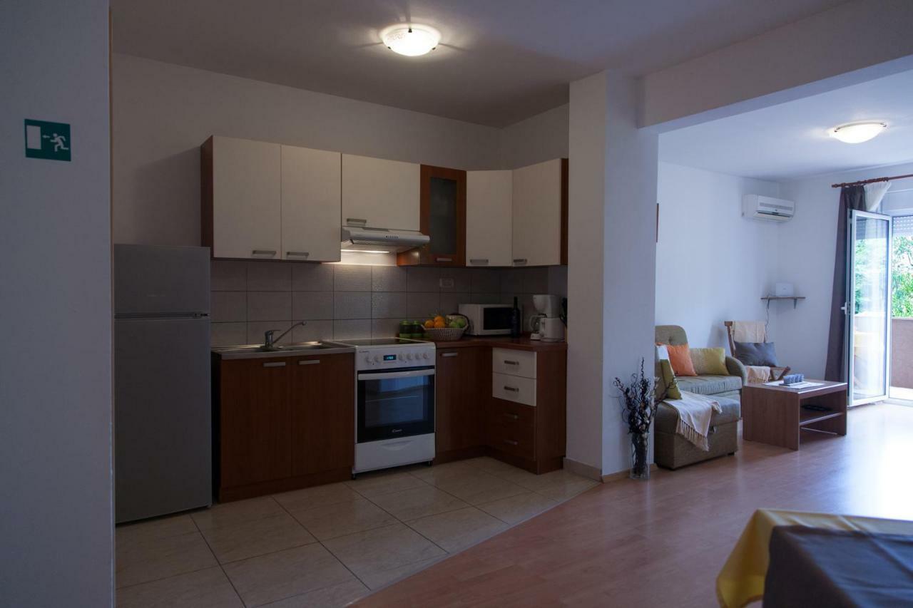 Apartment Helga Liznjan Luaran gambar