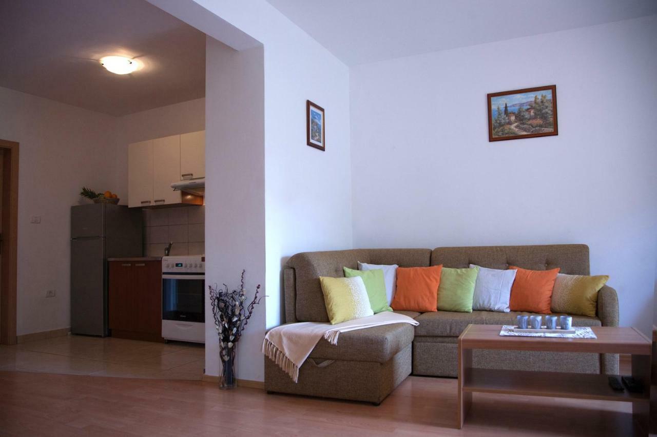 Apartment Helga Liznjan Luaran gambar