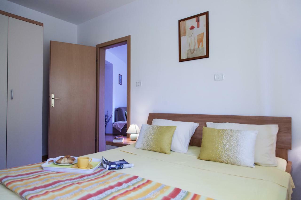 Apartment Helga Liznjan Luaran gambar