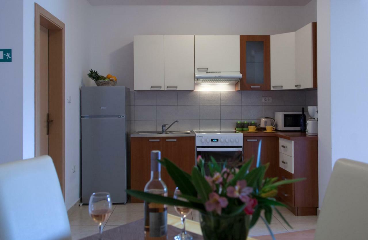 Apartment Helga Liznjan Luaran gambar